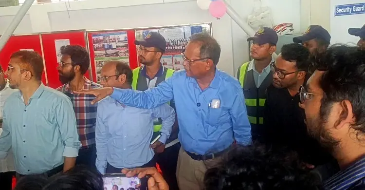 চট্টগ্রামে আবাসিক ভবনে হাসপাতাল-স্কুল, পার্কিংয়ের জায়গায় দোকান