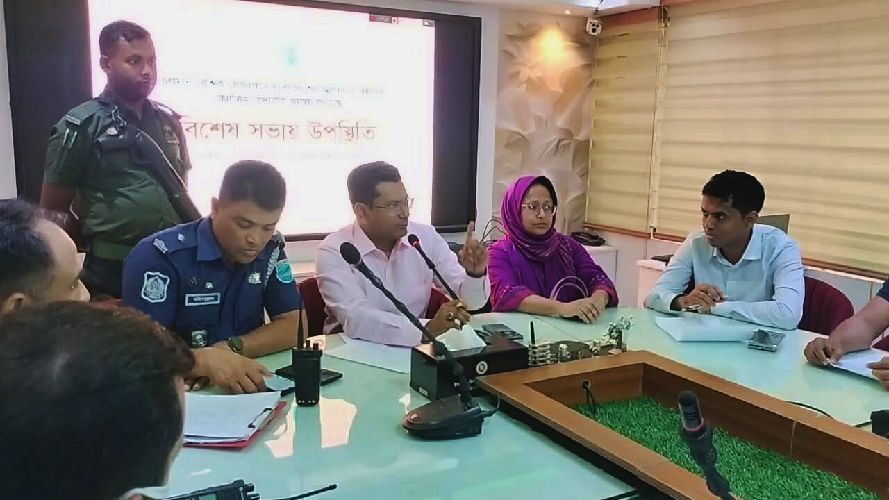 তেল বিতরণে অনিয়ম ঠেকাতে সোনারগাঁ প্রশাসনের নতুন উদ্যোগ