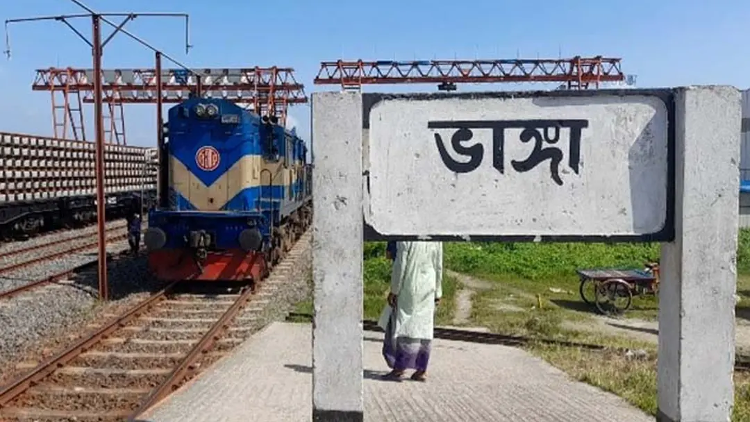 ফরিদপুরে ট্রেনের ধাক্কায় ছিটকে পড়ে বৃদ্ধা নিহত