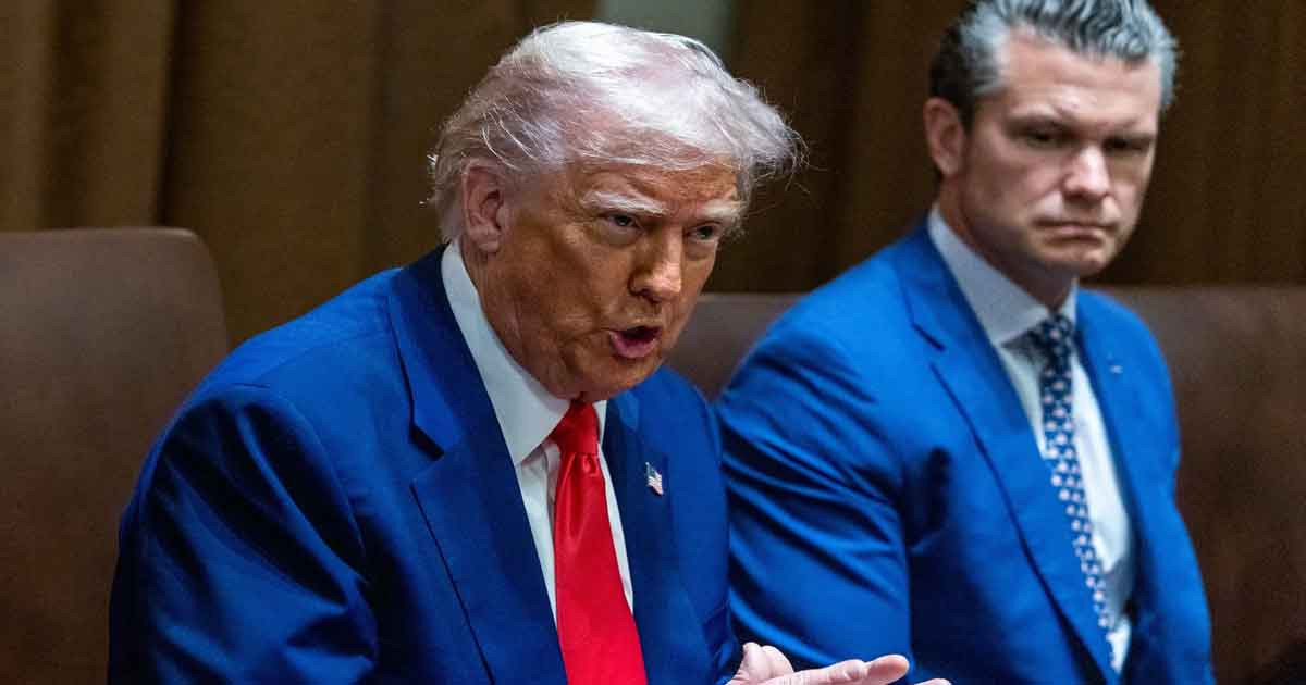 ইরান যুদ্ধের দায় প্রতিরক্ষামন্ত্রীর ওপর চাপালেন ট্রাম্প