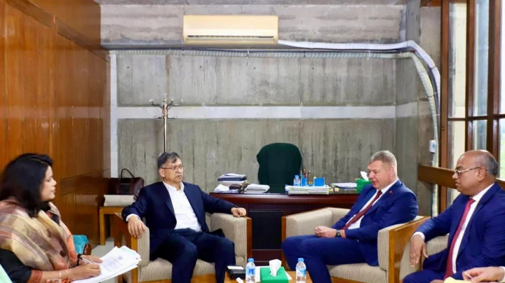 স্বরাষ্ট্রমন্ত্রীর সঙ্গে সৌজন্য সাক্ষাৎ বেলারুশের রাষ্ট্রদূতের