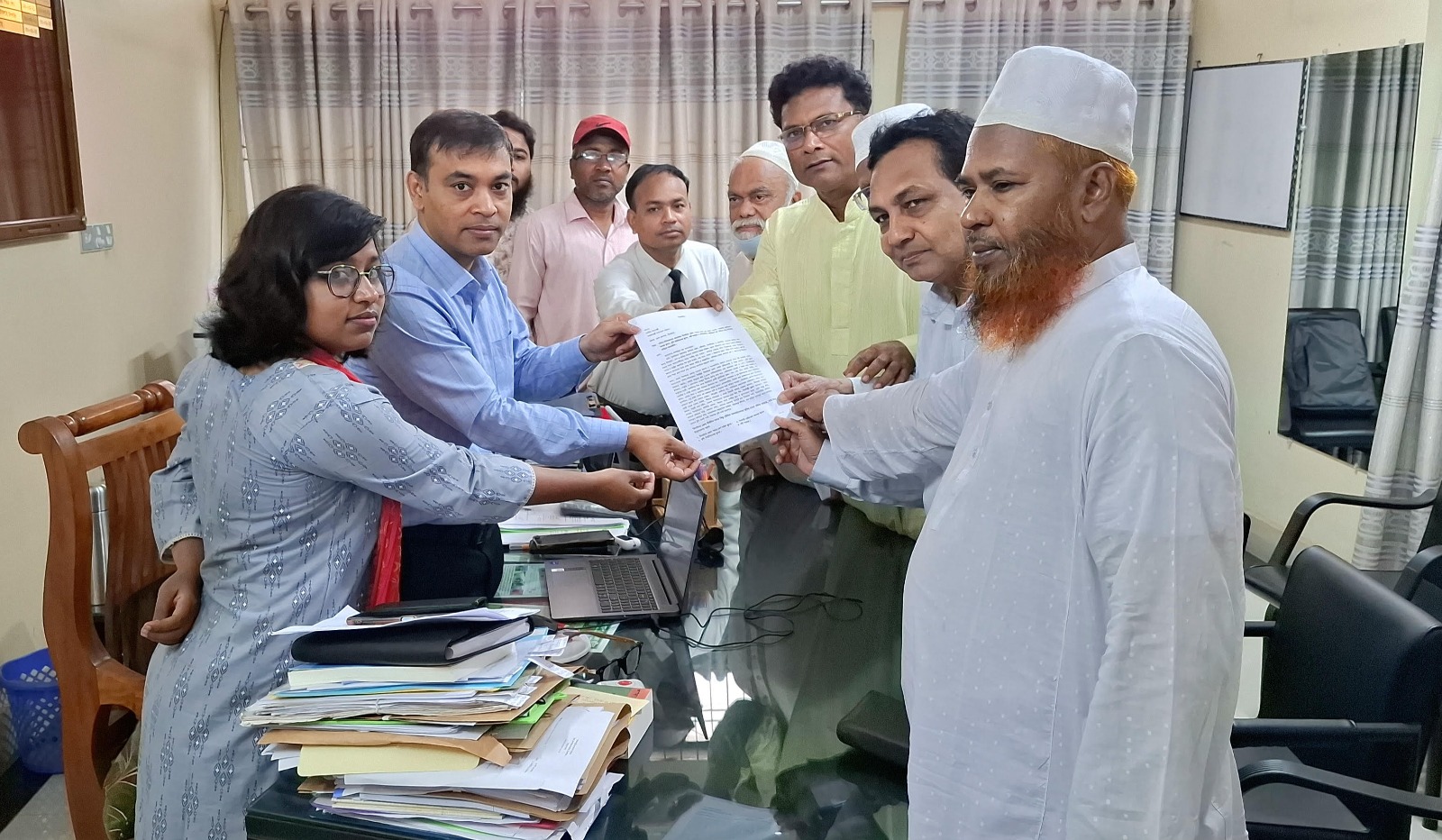 দ্বিতীয় পদ্মা সেতু নির্মাণ সহ পাঁচ দাবিতে ঝিনাইদহে প্রধানমন্ত্রী বরাবর স্মারকলিপি