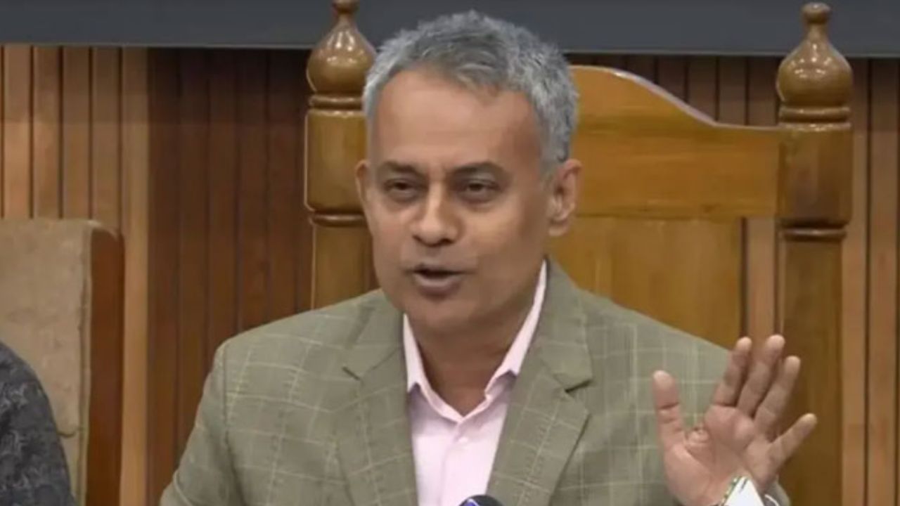 শিক্ষার্থীদের আধুনিক ও নিরাপদ শিক্ষার পরিবেশ নিশ্চিতের ওপর গুরুত্বারোপ