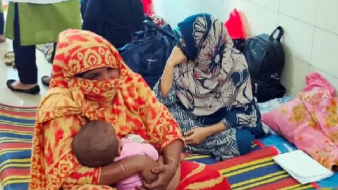 ডাকাতি শেষে স্বামী-স্ত্রীর শরীরে এসিড নিক্ষেপ করে পালাল ডাকাত দল