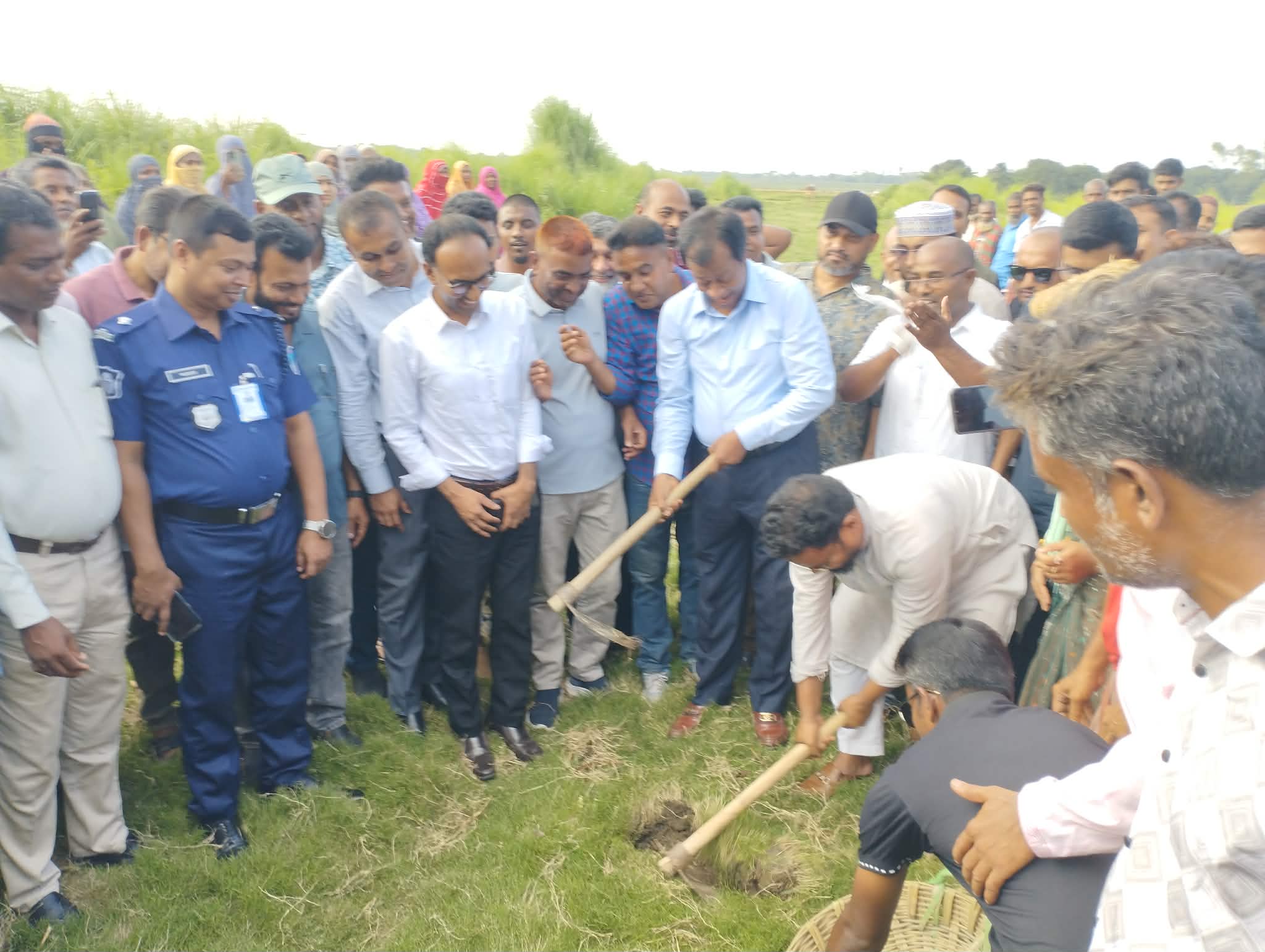 নড়াইলে রামচন্দ্রপুর দাইবাড়ি খাল পুনঃখনন কাজের উদ্বোধন
