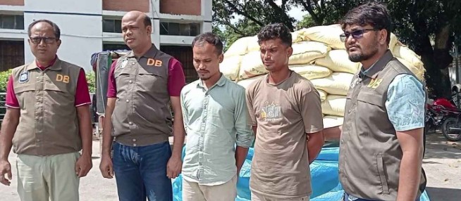 গাইবান্ধায় ৮৮ বস্তা অবৈধ জিরানিরসহ বহনকারী ট্রলি জব্দ, গ্রেফতার -২