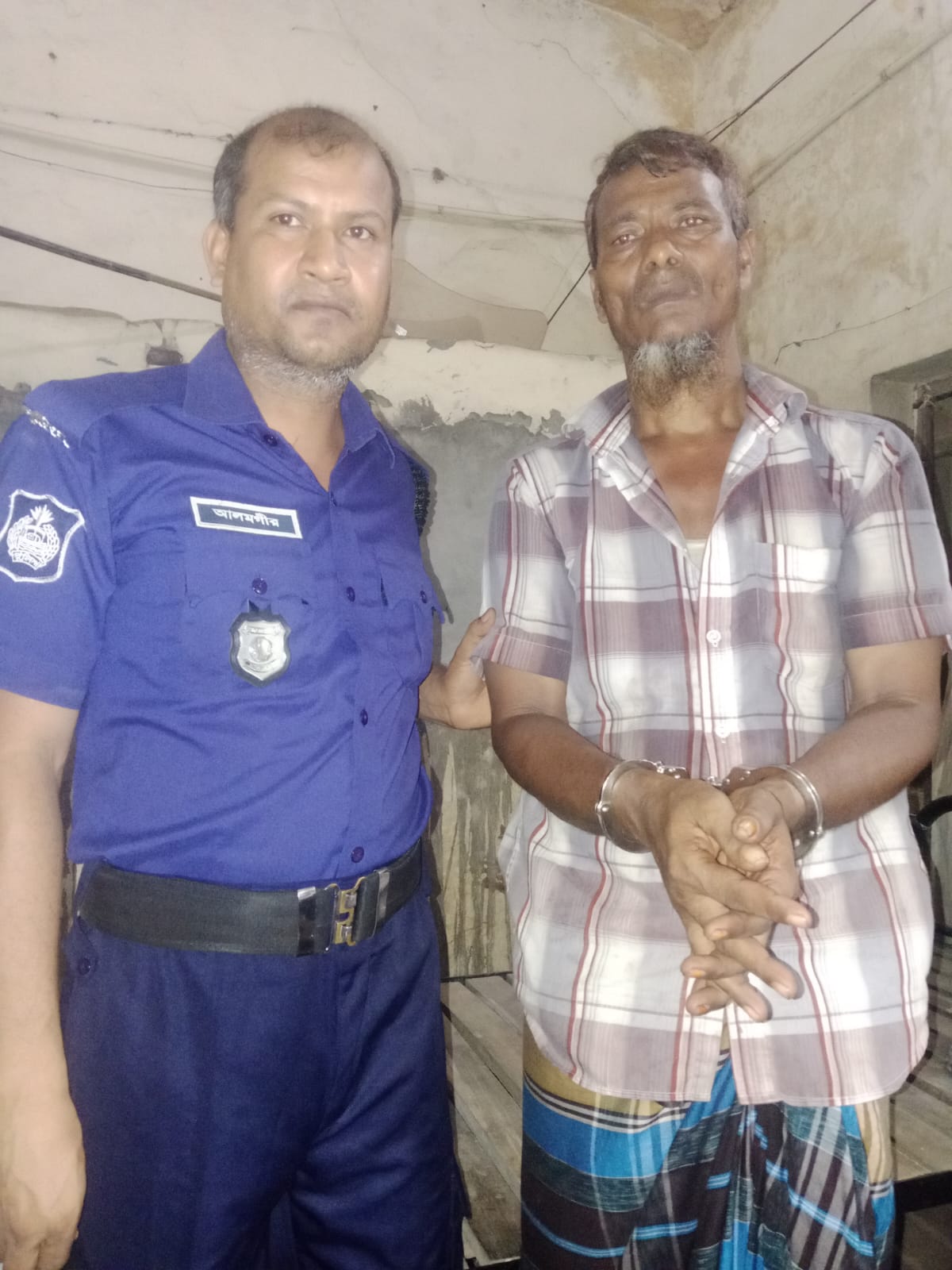 ময়মনসিংহে টিকিট কালোবাজারি গ্রেফতার