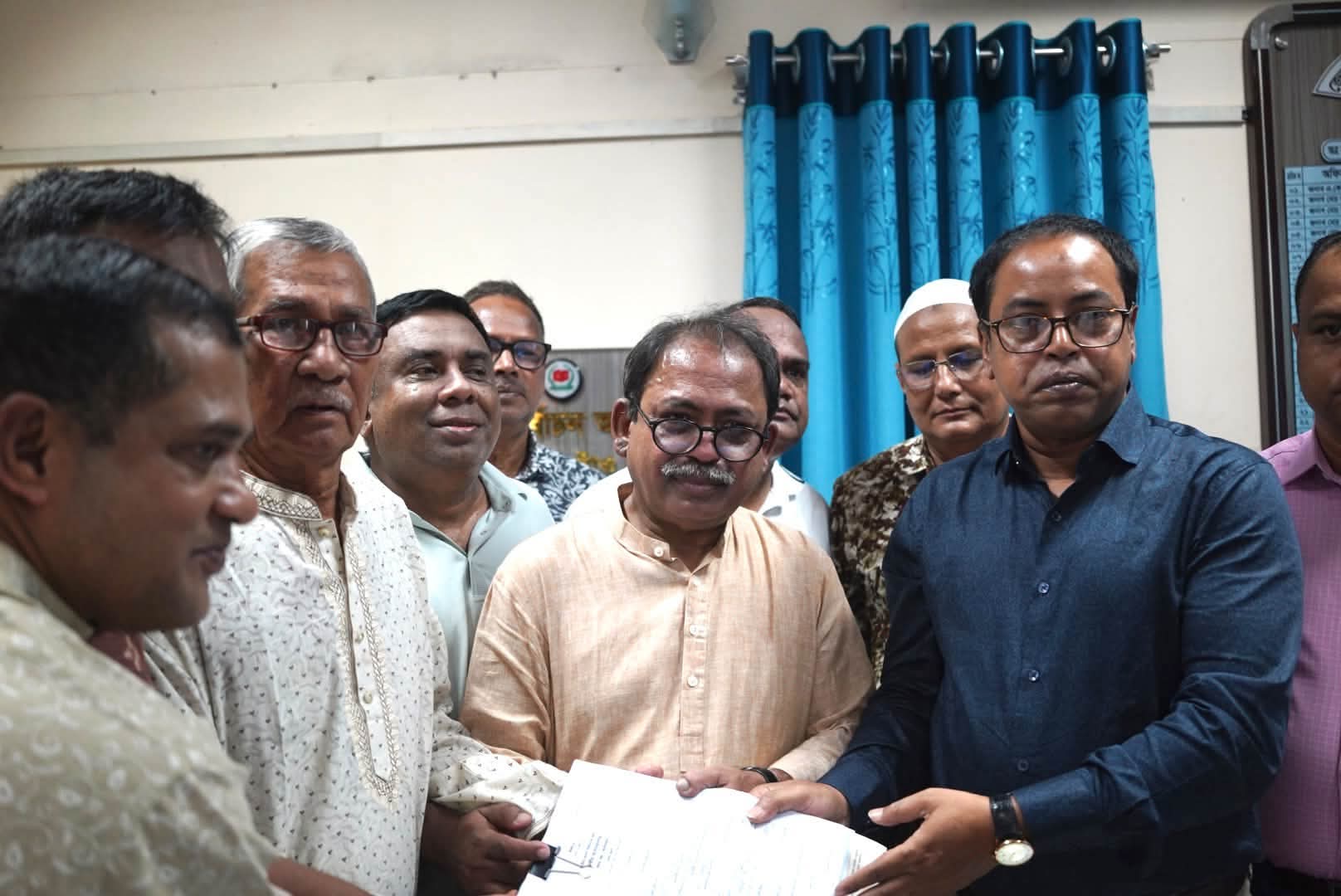 ঠাকুরগাঁও-১ আসনের উপনির্বাচন: বিএনপির মনোনয়নপত্র জমা দিলেন মির্জা ফয়সল আমীন