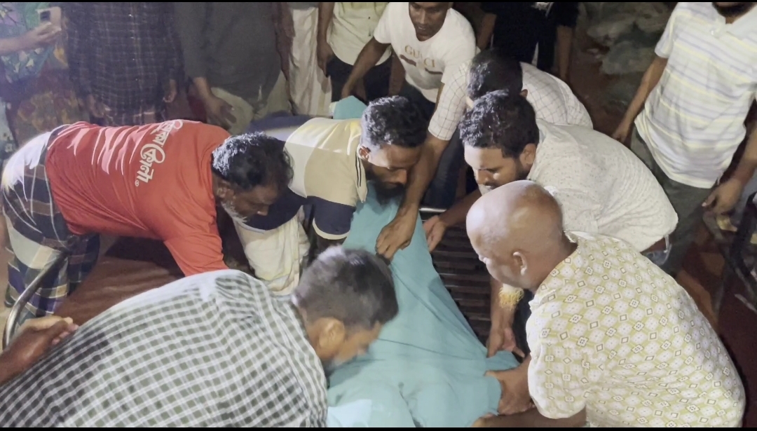 ধামরাইয়ে ঘরে ঢুকে এসএসসি পরীক্ষার্থীকে কুপিয়ে হত্যা