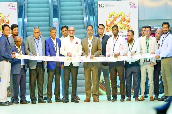 তারকা ও ফ্যাশনের রঙে বসুন্ধরা সিটির প্রতিষ্ঠাবার্ষিকী