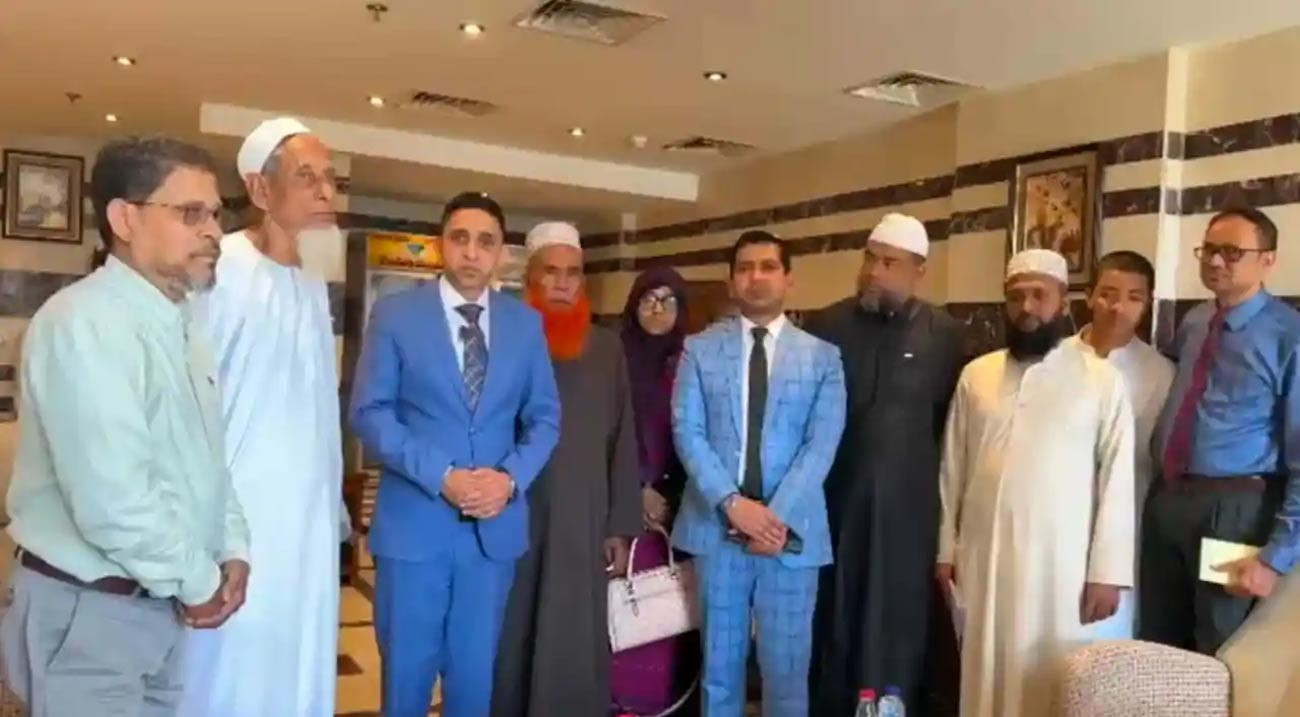 আটকে পড়া ৩৩ উমরাহ যাত্রী দেশে ফিরলেন