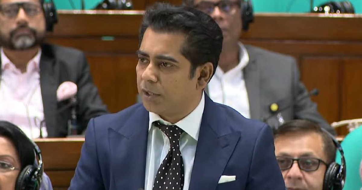 ‘মন্ত্রীদের আমার পিছে ঘোরা উচিত’, সংসদে কেন বললেন পার্থ?