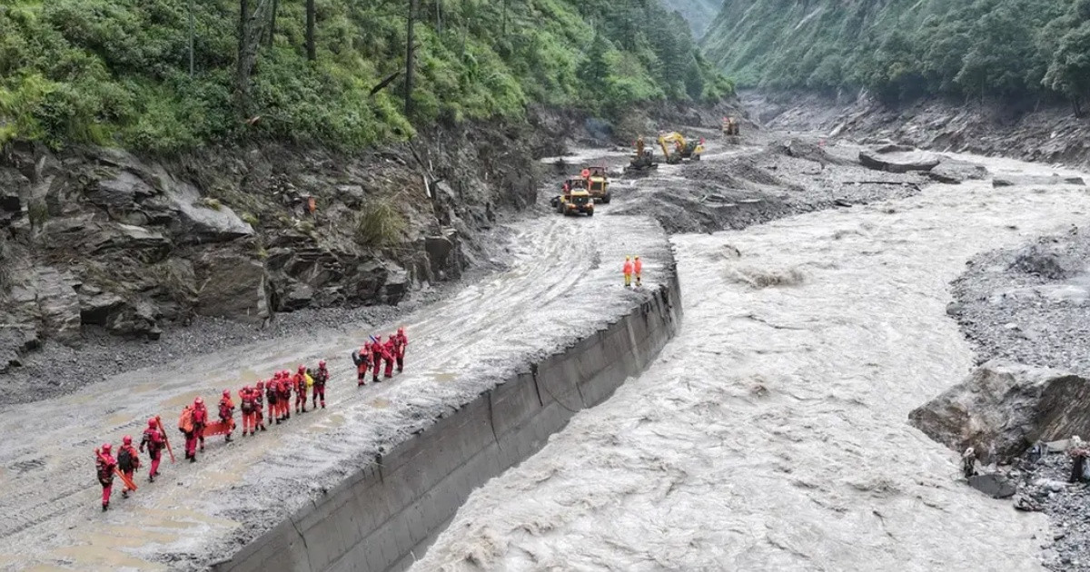 নেপাল-তিব্বতে আবারও হড়পা বানের আশঙ্কা, ৩ দিন উদ্ধারকাজ স্থগিত