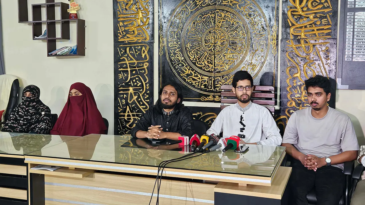রাকসু কার্যালয়ে হামলার অভিযোগে সংবাদ সম্মেলন, ৬ দফা দাবি