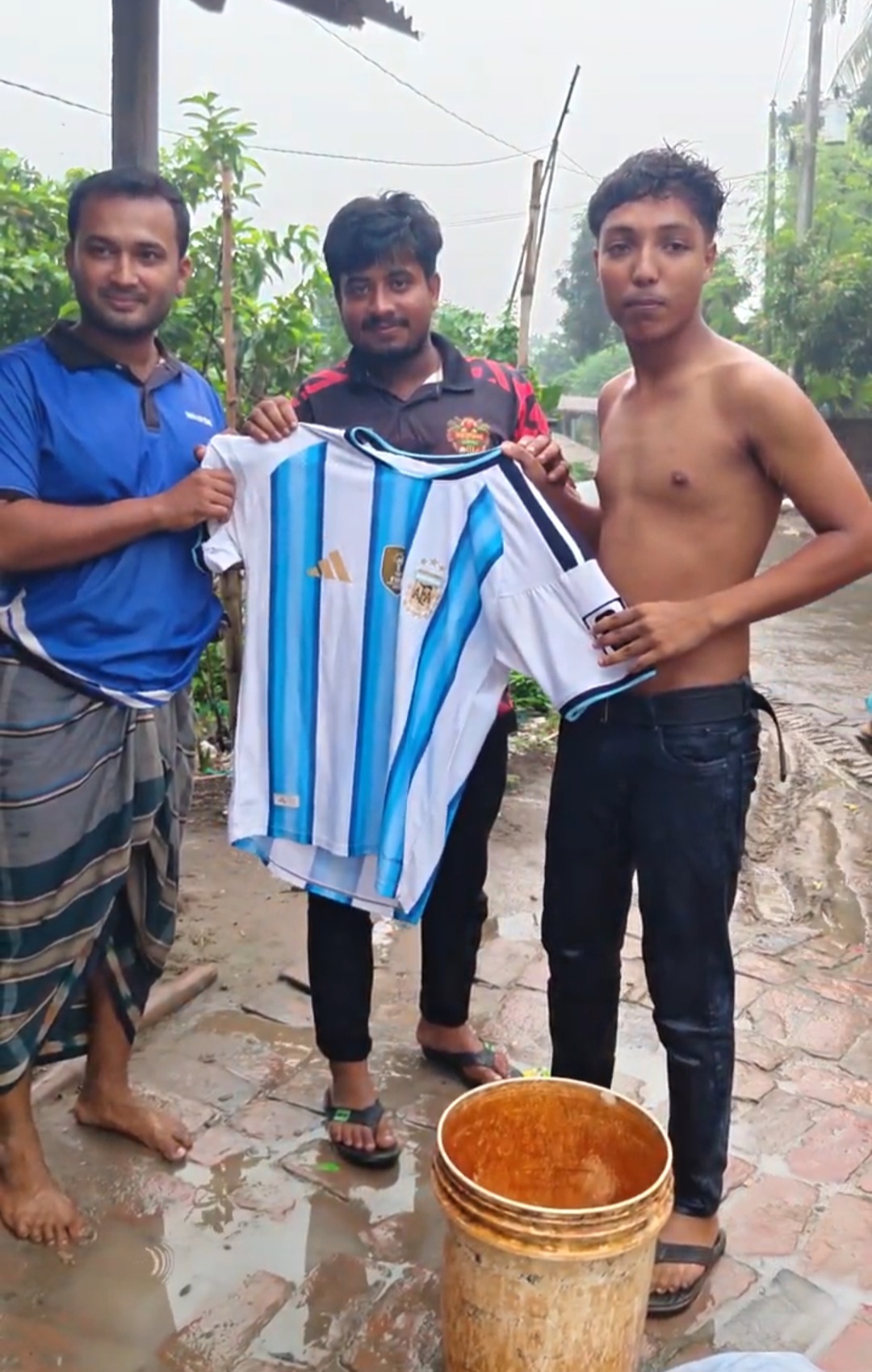 দুধ দিয়ে গোসল করে ব্রাজিল ছেড়ে আর্জেন্টিনার সমর্থক হলেন মোহাম্মদ আলী