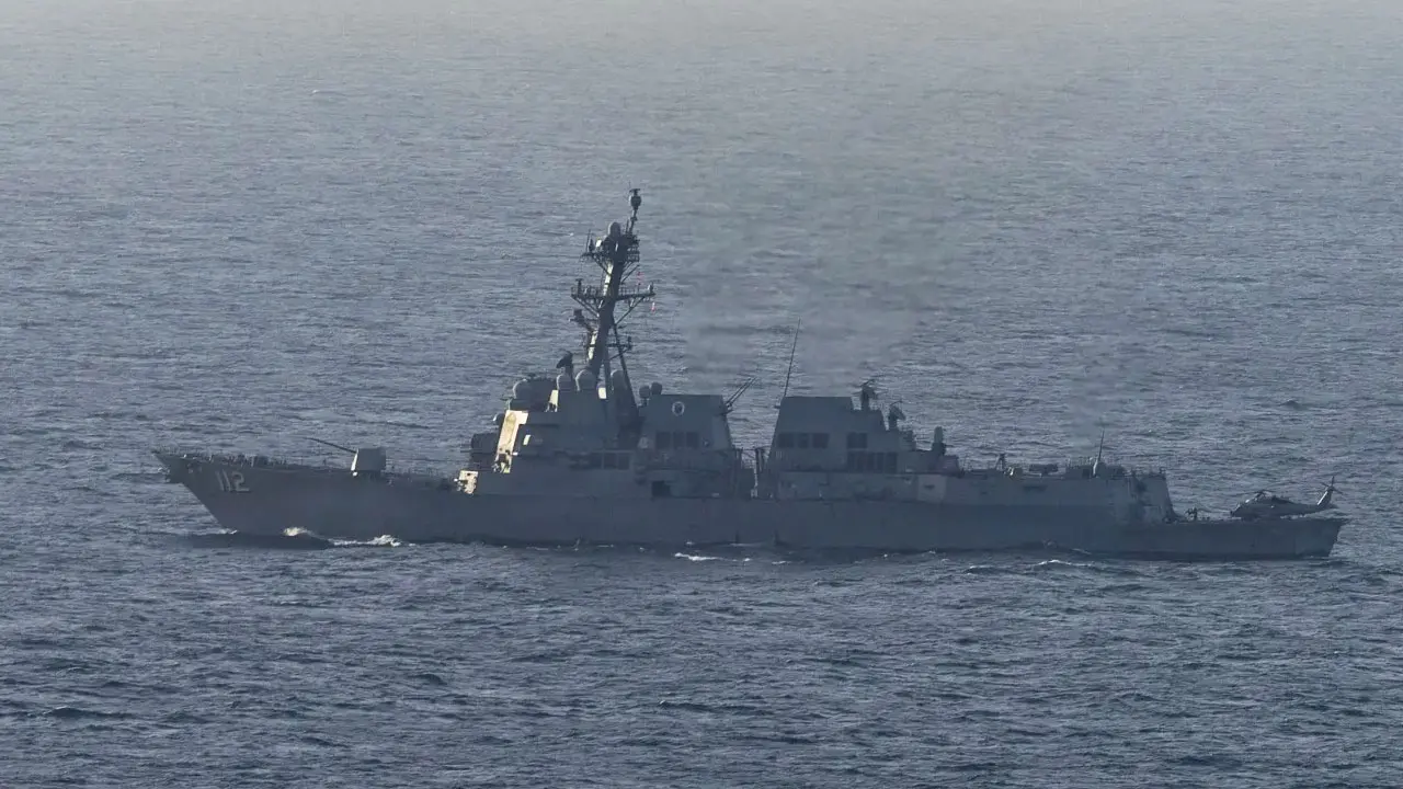 আরব সাগর থেকে ইরানের জাহাজ ফেরত পাঠাল যুক্তরাষ্ট্র