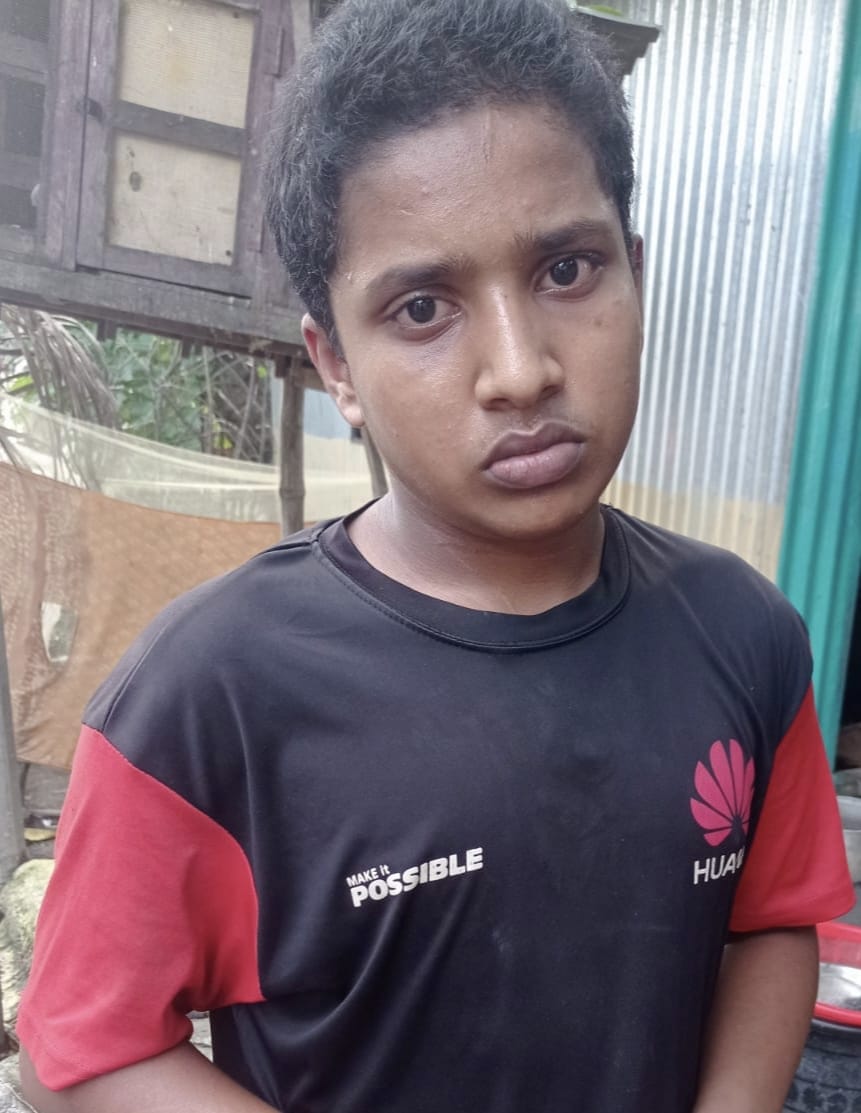ফরিদপুরে শিশুকে জোড় পূর্বক ধর্ষণ"এলাকাবাসী হাতে ধর্ষক আটক